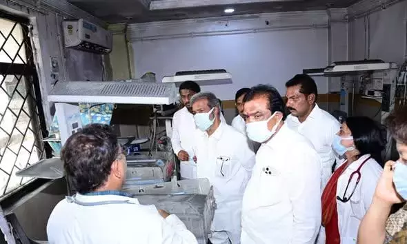 Telangana: रिम्स अग्निकांड पीड़ितों के परिवारों के लिए 5 लाख रुपये की अनुग्रह राशि की घोषणा Telangana: रिम्स अग्निकांड पीड़ितों के परिवारों के लिए 5 लाख रुपये की अनुग्रह राशि की घोषणा