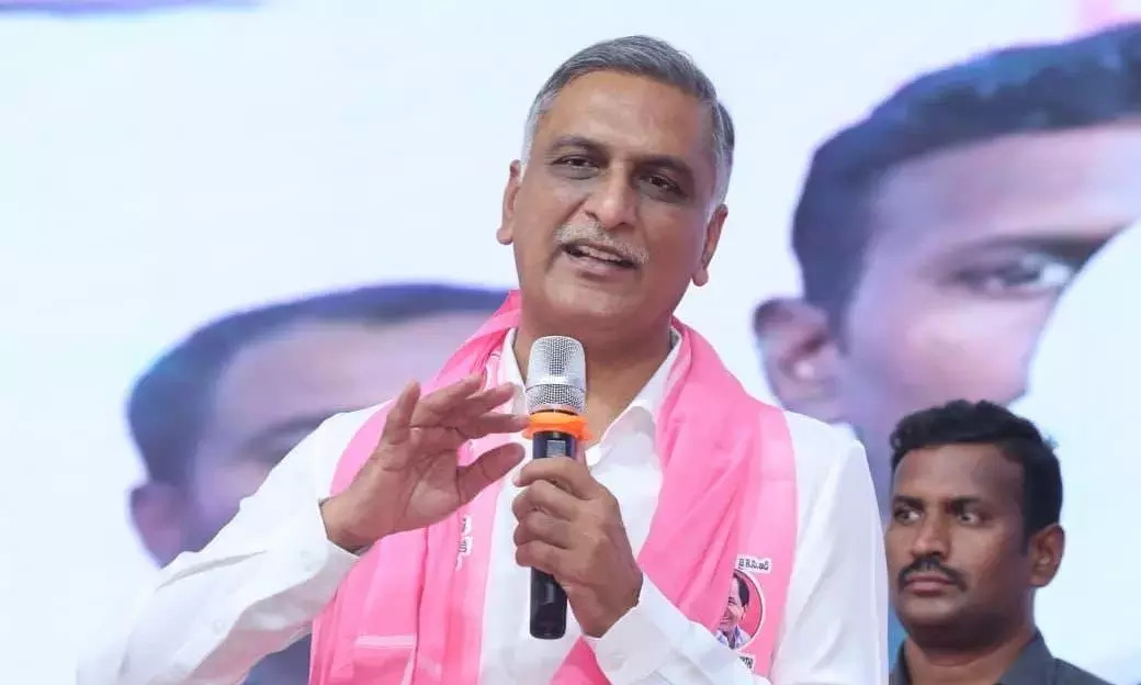 Telangana: हरीश राव के चाचा सहित 118 लोगों को सिद्दीपेट में असाइनमेंट भूमि मामले में नोटिस मिला Telangana: हरीश राव के चाचा सहित 118 लोगों को सिद्दीपेट में असाइनमेंट भूमि मामले में नोटिस मिला