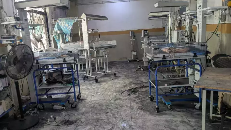 Telangana: राजस्व अधिकारियों ने रिम्स, आदिलाबाद में एसएनसीयू वार्ड को सील कर दिया