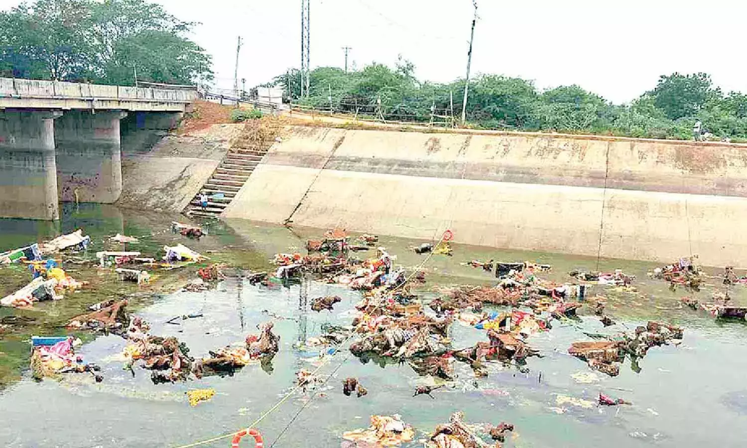 पानी की कमी से गणेश विसर्जन में देरी पानी की कमी से गणेश विसर्जन में देरी