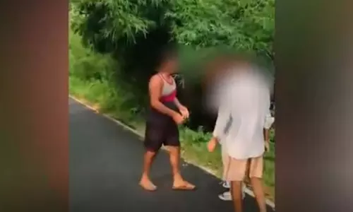 नाबालिग लड़की से दुर्व्यवहार, VIDEO सामने आते ही एक्शन