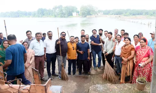 सेवा संकल्प अभियान के तहत दुर्ग में जल संरक्षण और जनसेवा की अभिनव पहल सेवा संकल्प अभियान के तहत दुर्ग में जल संरक्षण और जनसेवा की अभिनव पहल