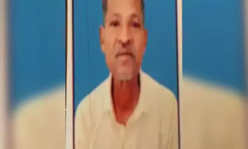 किसान ने खाया कीटनाशक, परिजनों ने कर्ज और खेती के दबाव का किया जिक्र किसान ने खाया कीटनाशक, परिजनों ने कर्ज और खेती के दबाव का किया जिक्र