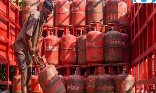 LPG ग्राहकों की मौज सिलेंडर के दाम में ₹600 तक की कटौती LPG ग्राहकों की मौज सिलेंडर के दाम में ₹600 तक की कटौती