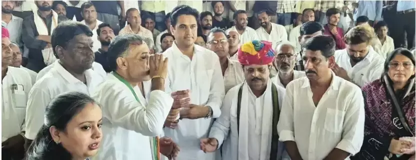 ताले के विवाद के बाद जनसुनवाई केंद्र का मामला सुलझा ताले के विवाद के बाद जनसुनवाई केंद्र का मामला सुलझा