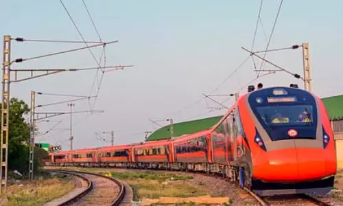पुल, सुरंग, एक्सप्रेसवे और बढ़ती रेल सेवाएं देश के परिवहन नेटवर्क में ला रहीं बड़ा बदलाव पुल, सुरंग, एक्सप्रेसवे और बढ़ती रेल सेवाएं देश के परिवहन नेटवर्क में ला रहीं बड़ा बदलाव