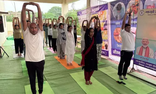 11वें आयुर्वेद दिवस एवं सेवा संकल्प अभियान के अवसर पर आयुष स्वास्थ्य मेला एवं योग अभ्यास का आयोजन 11वें आयुर्वेद दिवस एवं सेवा संकल्प अभियान के अवसर पर आयुष स्वास्थ्य मेला एवं योग अभ्यास का आयोजन