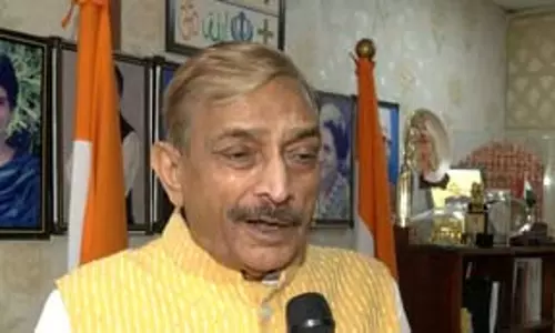 चुनाव आयोग के अंदरूनी विवाद पर सियासत तेज, कांग्रेस और झामुमो ने साधा निशाना
