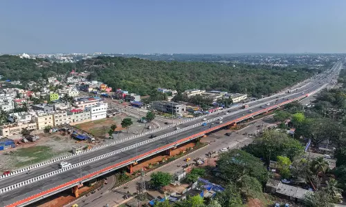 रेजिडेंशियल बिल्डिंग के कमर्शियल इस्तेमाल पर सख्ती, 6000 नोटिस जारी रेजिडेंशियल बिल्डिंग के कमर्शियल इस्तेमाल पर सख्ती, 6000 नोटिस जारी