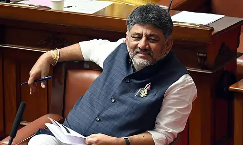 डीके शिवकुमार ने मांगा CEC का इस्तीफा डीके शिवकुमार ने मांगा CEC का इस्तीफा