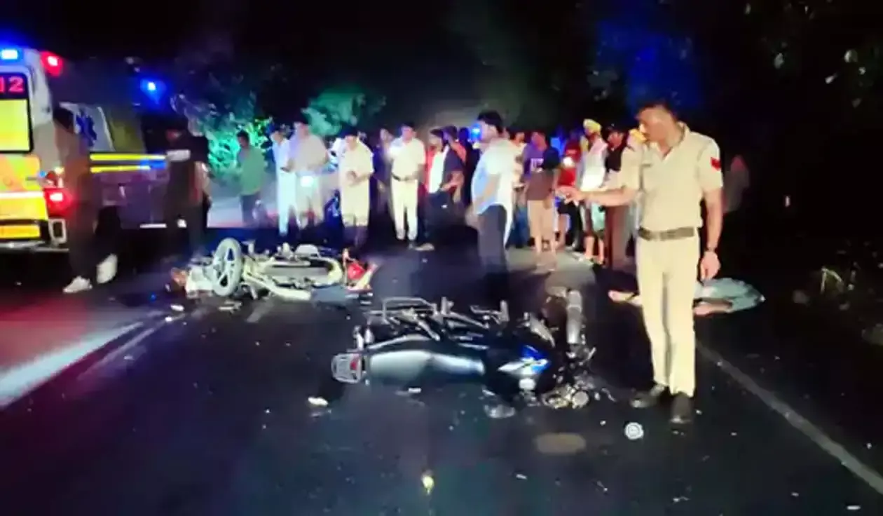 आमने-सामने भिड़ीं दो बाइक, तीन युवकों की मौत