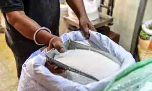दशहरा और दिवाली के दौरान चीनी की कीमतें नियंत्रण रखने के लिए सरकार प्रतिबद्ध : आईएसएमए दशहरा और दिवाली के दौरान चीनी की कीमतें नियंत्रण रखने के लिए सरकार प्रतिबद्ध : आईएसएमए