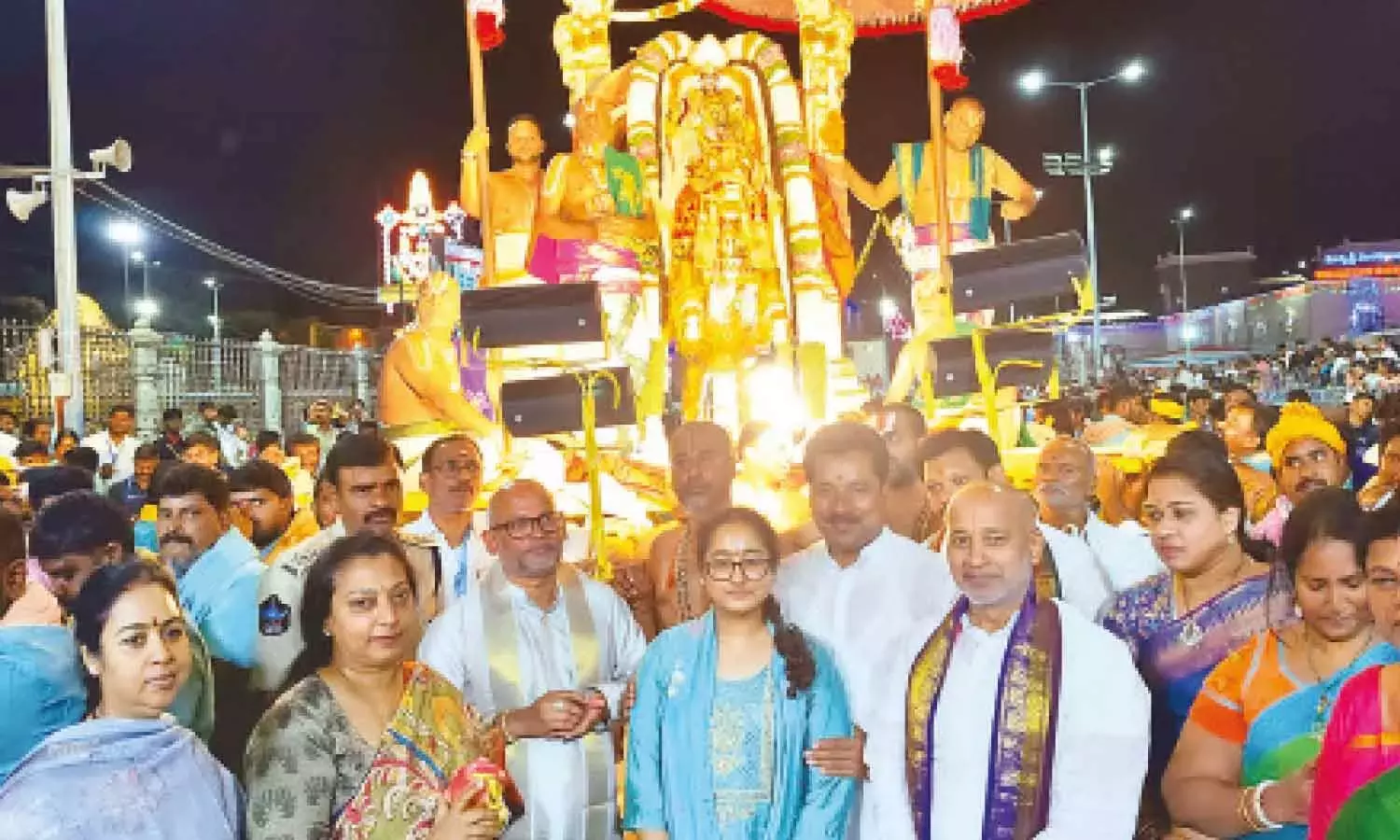 Andhra: बलय्या की पत्नी तिरुमाला ब्रह्मोत्सवम में भाग लेती हैं
