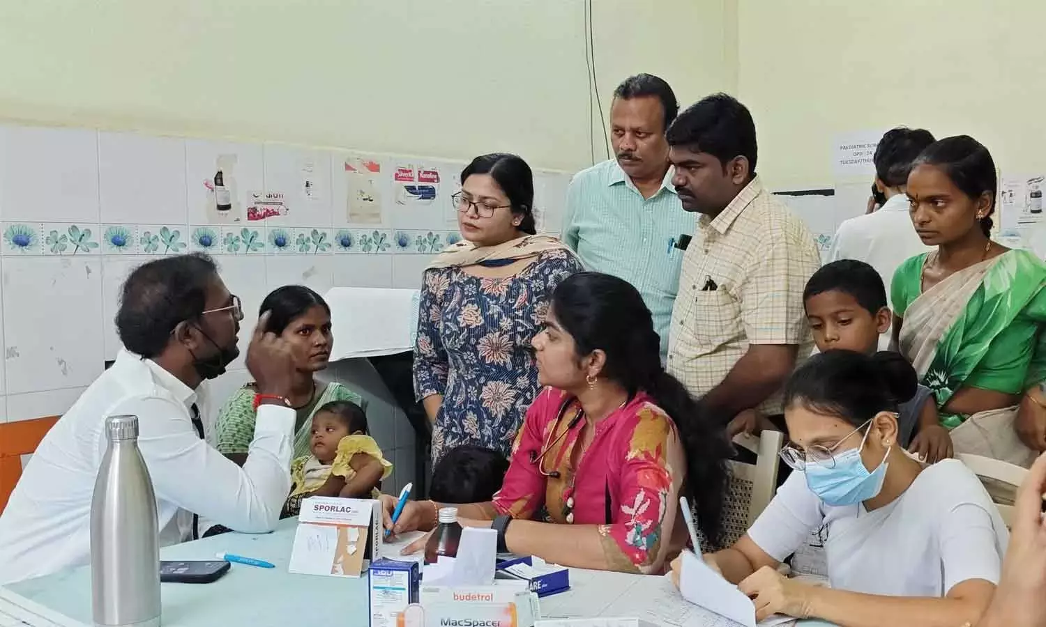 NCDC स्वास्थ्य दस्ता केजीएच को माइक्रोस्कोप के नीचे रखता है