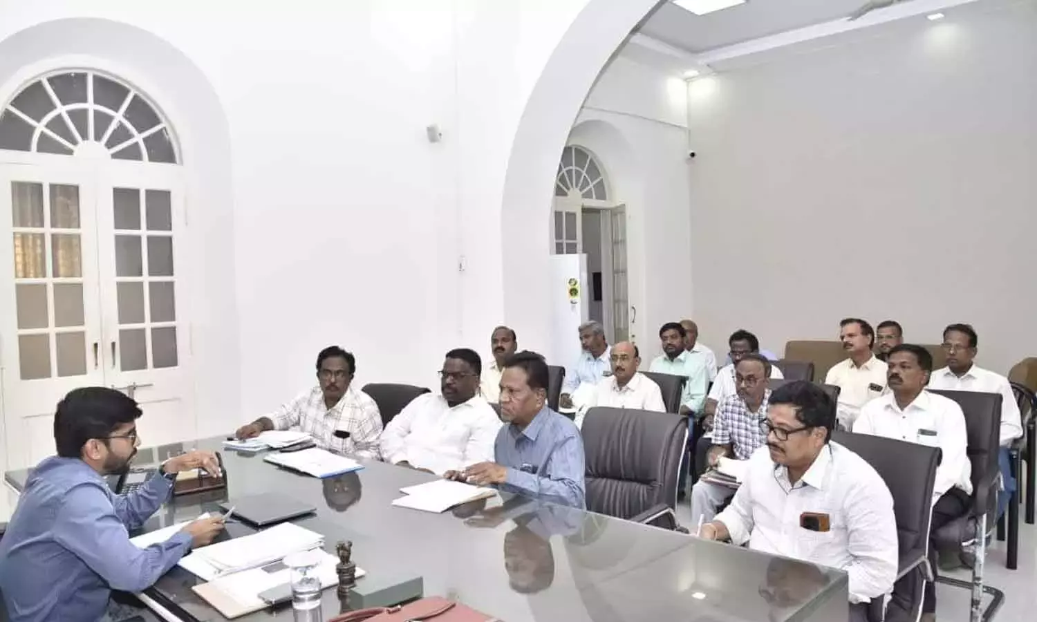 Andhra: विभागीय कार्यों में तेजी लाएं, कलेक्टर ने अधिकारियों को दिए निर्देश