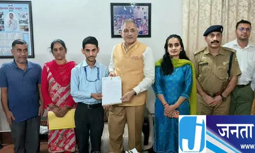 हमीरपुर का छात्र सेना के लिए बनाएगा ड्रोन हमीरपुर का छात्र सेना के लिए बनाएगा ड्रोन