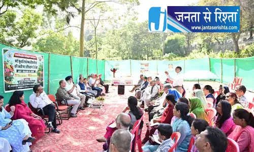 सोलन, सिरमौर के किसानों को फूलों की खेती के लिए प्रोत्साहित किया गया सोलन, सिरमौर के किसानों को फूलों की खेती के लिए प्रोत्साहित किया गया