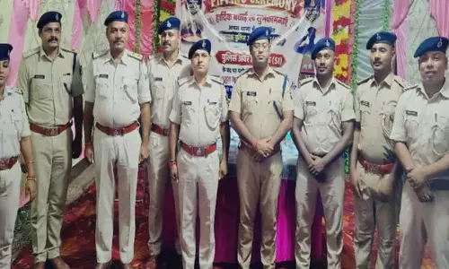 आमस थाने के आठ ASI बने सब इंस्पेक्टर, डीएसपी ने कंधे पर लगाए स्टार