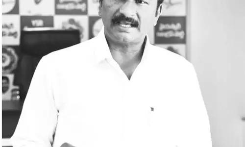 YSRCP नेता काकुमानु राजशेखर का निधन जगन ने जताया दुख YSRCP नेता काकुमानु राजशेखर का निधन जगन ने जताया दुख
