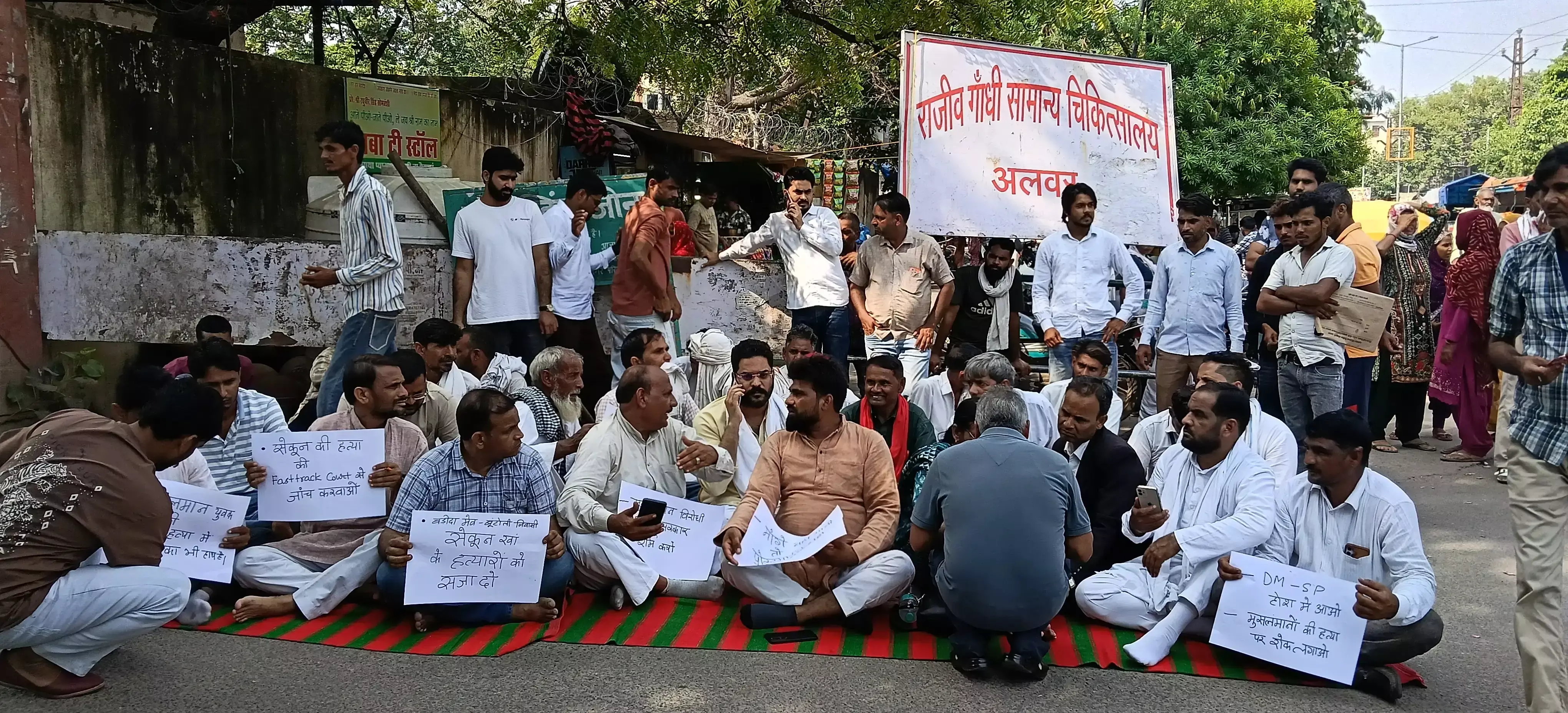 थाने के सामने हत्या से हड़कंप, आरोपित पुलिस की गिरफ्त में