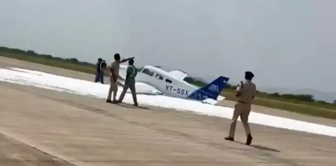 किशनगढ़ में ट्रेनी विमान की आपात लैंडिंग किशनगढ़ में ट्रेनी विमान की आपात लैंडिंग