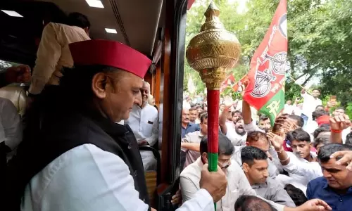 अखिलेश यादव की PDA यात्रा से रायबरेली में हलचल, स्वागत के लिए उमड़े हजारों कार्यकर्ता अखिलेश यादव की PDA यात्रा से रायबरेली में हलचल, स्वागत के लिए उमड़े हजारों कार्यकर्ता