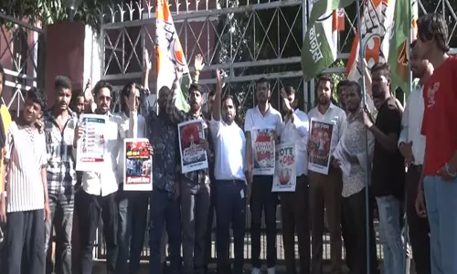SIR विवाद पर भोपाल में यूथ कांग्रेस का प्रदर्शन SIR विवाद पर भोपाल में यूथ कांग्रेस का प्रदर्शन