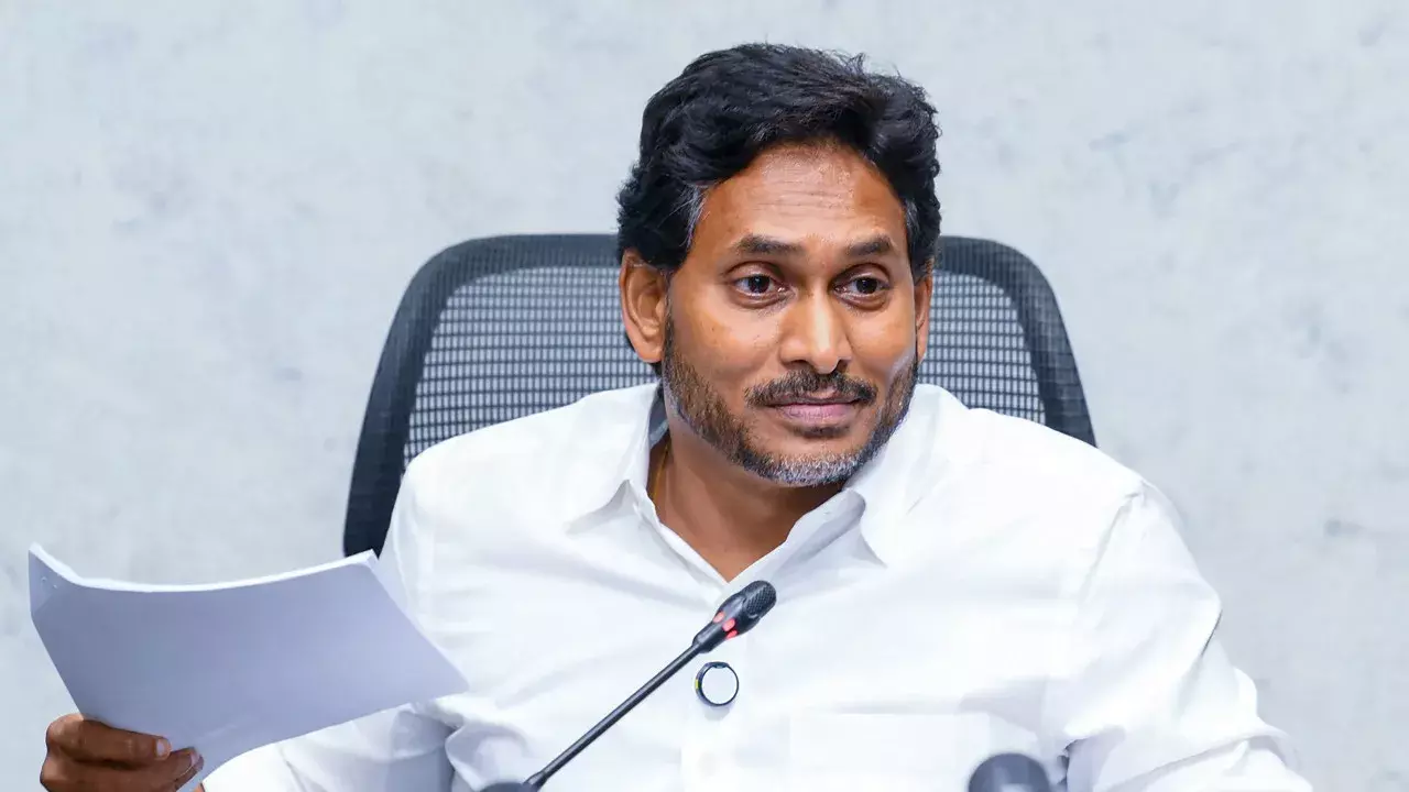 AP स्थानीय चुनाव: वाईएसआरसीपी की तैयारी शुरू AP स्थानीय चुनाव: वाईएसआरसीपी की तैयारी शुरू