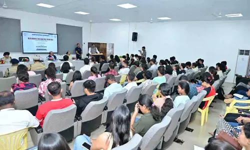 HNLU में साइबर जागृति अभियान, मंत्री गजेंद्र यादव ने युवाओं को बताए ऑनलाइन ठगी से बचाव के तरीके