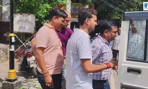 रिश्वतखोरी पर बड़ा एक्शन, सप्लाई इंस्पेक्टर समेत 3 गिरफ्तार रिश्वतखोरी पर बड़ा एक्शन, सप्लाई इंस्पेक्टर समेत 3 गिरफ्तार