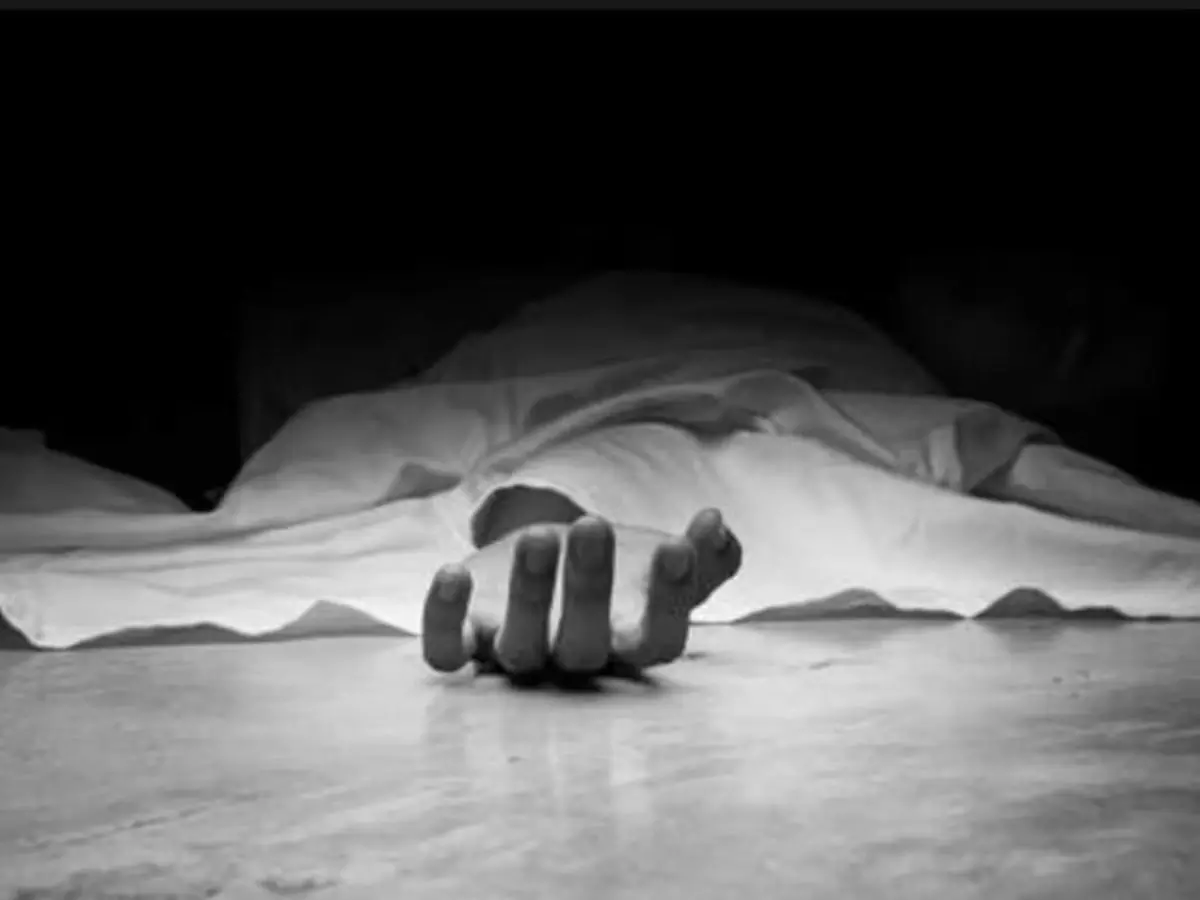 स्कूल में अचानक बेहोश हुई सातवीं की छात्रा, अस्पताल ले जाते समय मौत स्कूल में अचानक बेहोश हुई सातवीं की छात्रा, अस्पताल ले जाते समय मौत