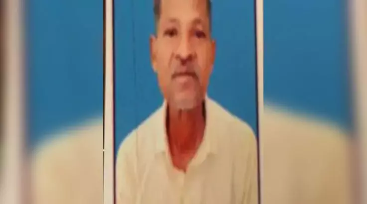 किसान ने खाया कीटनाशक, परिजनों ने कर्ज और खेती के दबाव का किया जिक्र किसान ने खाया कीटनाशक, परिजनों ने कर्ज और खेती के दबाव का किया जिक्र