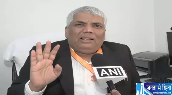 दिशा सालियन केस में पेन ड्राइव की एंट्री, पिता ने किए बड़े दावे दिशा सालियन केस में पेन ड्राइव की एंट्री, पिता ने किए बड़े दावे