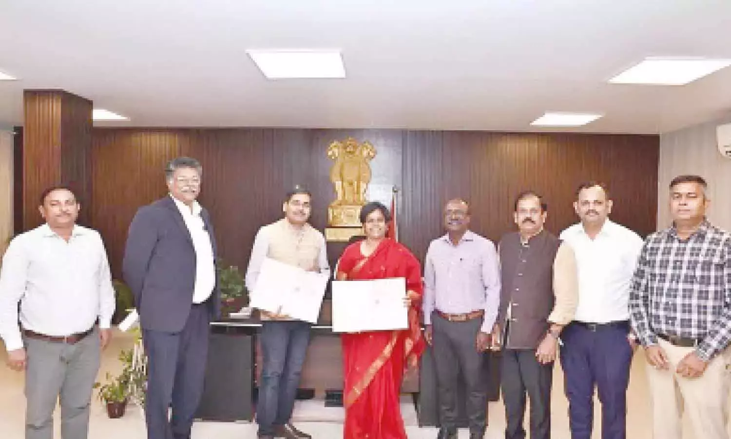 Andhra: प्रोजेक्ट सूर्या अनकापल्ली महिलाओं के लिए हरित करियर को रोशन करता है Andhra: प्रोजेक्ट सूर्या अनकापल्ली महिलाओं के लिए हरित करियर को रोशन करता है