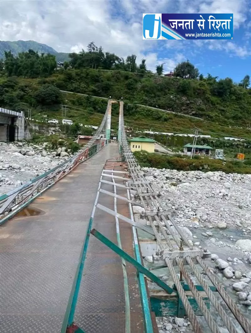 पालमपुर का न्यूगल स्टील ब्रिज अब भी जर्जर पालमपुर का न्यूगल स्टील ब्रिज अब भी जर्जर