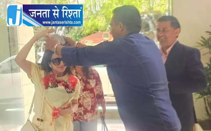 नेटफ्लिक्स सीरीज की शूटिंग के दौरान कसौली में नजर आईं उर्मिला मातोंडकर नेटफ्लिक्स सीरीज की शूटिंग के दौरान कसौली में नजर आईं उर्मिला मातोंडकर
