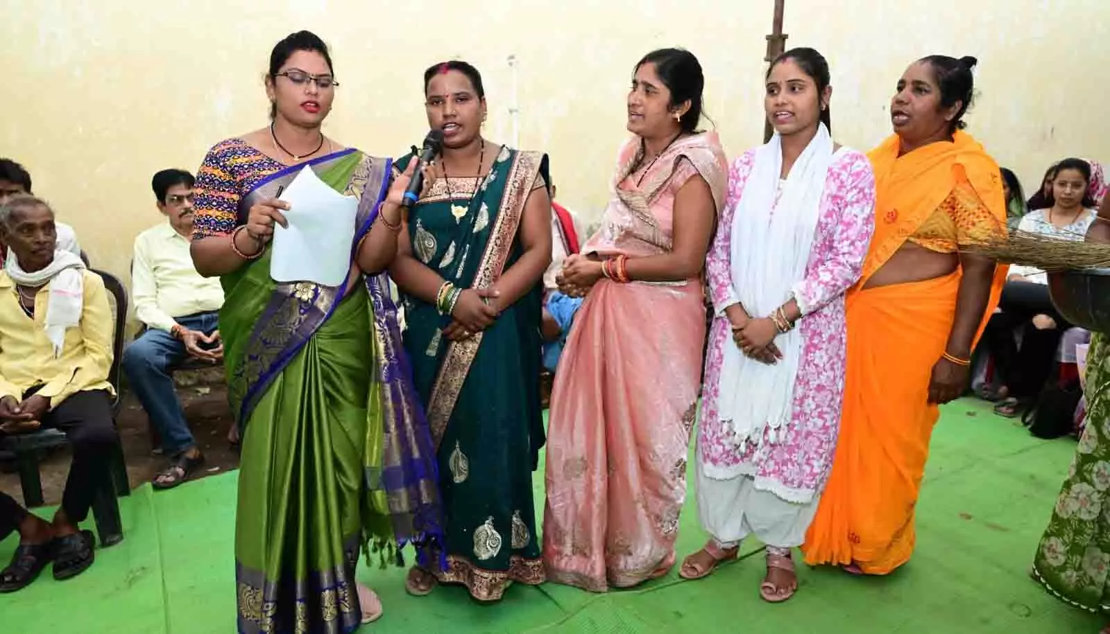सेवा मेरा योगदान: बिहान की दीदियों का कचरे से कंचन बनाने का मंत्र सेवा मेरा योगदान: बिहान की दीदियों का कचरे से कंचन बनाने का मंत्र