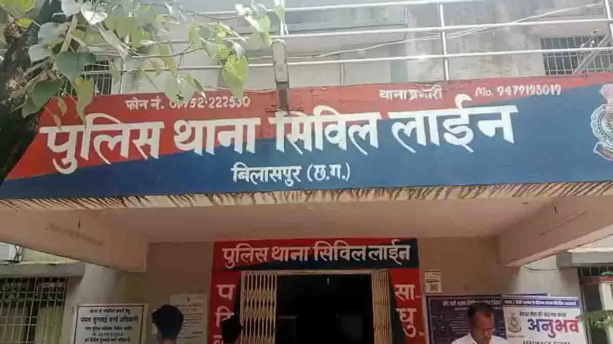 बॉयफ्रेंड के पास जाने से रोका तो नाबालिग ने भाई को बनाया बंधक बॉयफ्रेंड के पास जाने से रोका तो नाबालिग ने भाई को बनाया बंधक