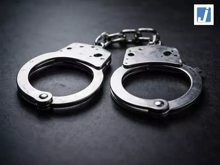 DTO ऑफिस में विजिलेंस का छापा, 15 हजार की रिश्वत लेते डेटा एंट्री ऑपरेटर गिरफ्तार DTO ऑफिस में विजिलेंस का छापा, 15 हजार की रिश्वत लेते डेटा एंट्री ऑपरेटर गिरफ्तार