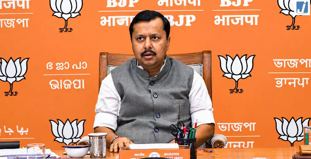 भाजपा को जानें पहल के तहत BJP अध्यक्ष ने 8 देशों के प्रतिनिधियों से की बातचीत भाजपा को जानें पहल के तहत BJP अध्यक्ष ने 8 देशों के प्रतिनिधियों से की बातचीत