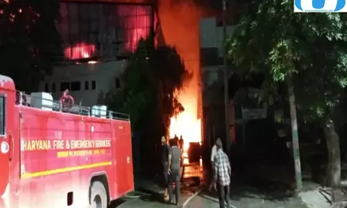 रेवाड़ी में दो फैक्ट्रियां आग की चपेट में, दमकल की 15 से अधिक गाड़ियां जुटीं