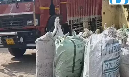 तीन ट्रकों से 18.39 क्विंटल गांजा बरामद, सात तस्कर गिरफ्तार तीन ट्रकों से 18.39 क्विंटल गांजा बरामद, सात तस्कर गिरफ्तार