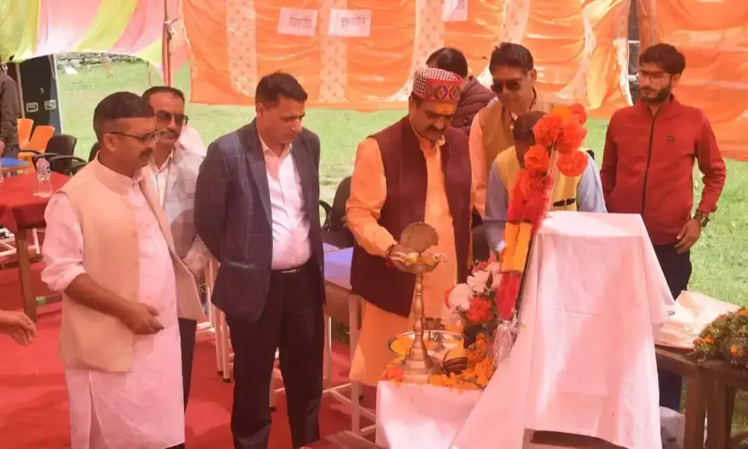 खंड स्तरीय संस्कृत प्रतियोगिता में छात्रों का शानदार प्रदर्शन