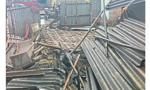 पूर्णिया में आंधी-पानी का कहर, 50 से अधिक घरों के छप्पर उड़े