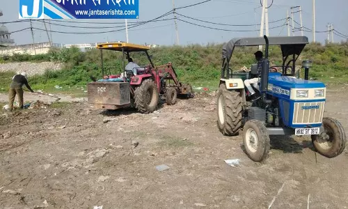 यमुना नहर किनारे चला सफाई अभियान