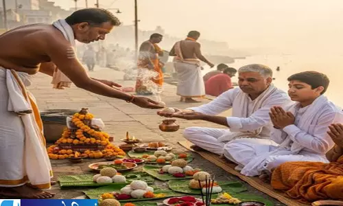 पितरों को प्रसन्न करने के लिए करें इन 7 चीजों का दान