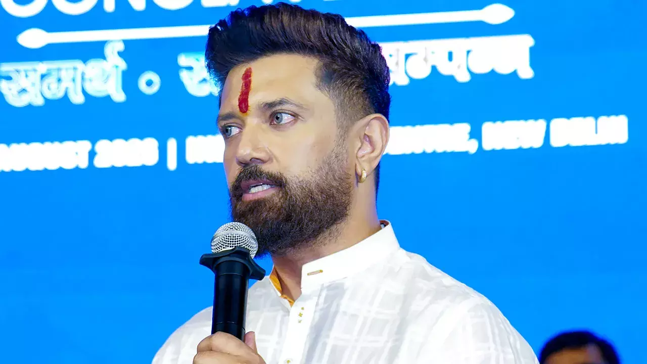 चुनाव आयोग को चिंताओं पर ध्यान देना चाहिए: पासवान चुनाव आयोग को चिंताओं पर ध्यान देना चाहिए: पासवान