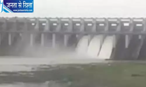 बाणसागर बांध के तीन रेडियल गेट खुले, सोन नदी में बढ़ा जलप्रवाह बाणसागर बांध के तीन रेडियल गेट खुले, सोन नदी में बढ़ा जलप्रवाह