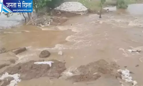 बैतरणी नदी में नौवीं बार बाढ़, कानी नदी का बांध टूटा दो पंचायतें जलमग्न बैतरणी नदी में नौवीं बार बाढ़, कानी नदी का बांध टूटा दो पंचायतें जलमग्न