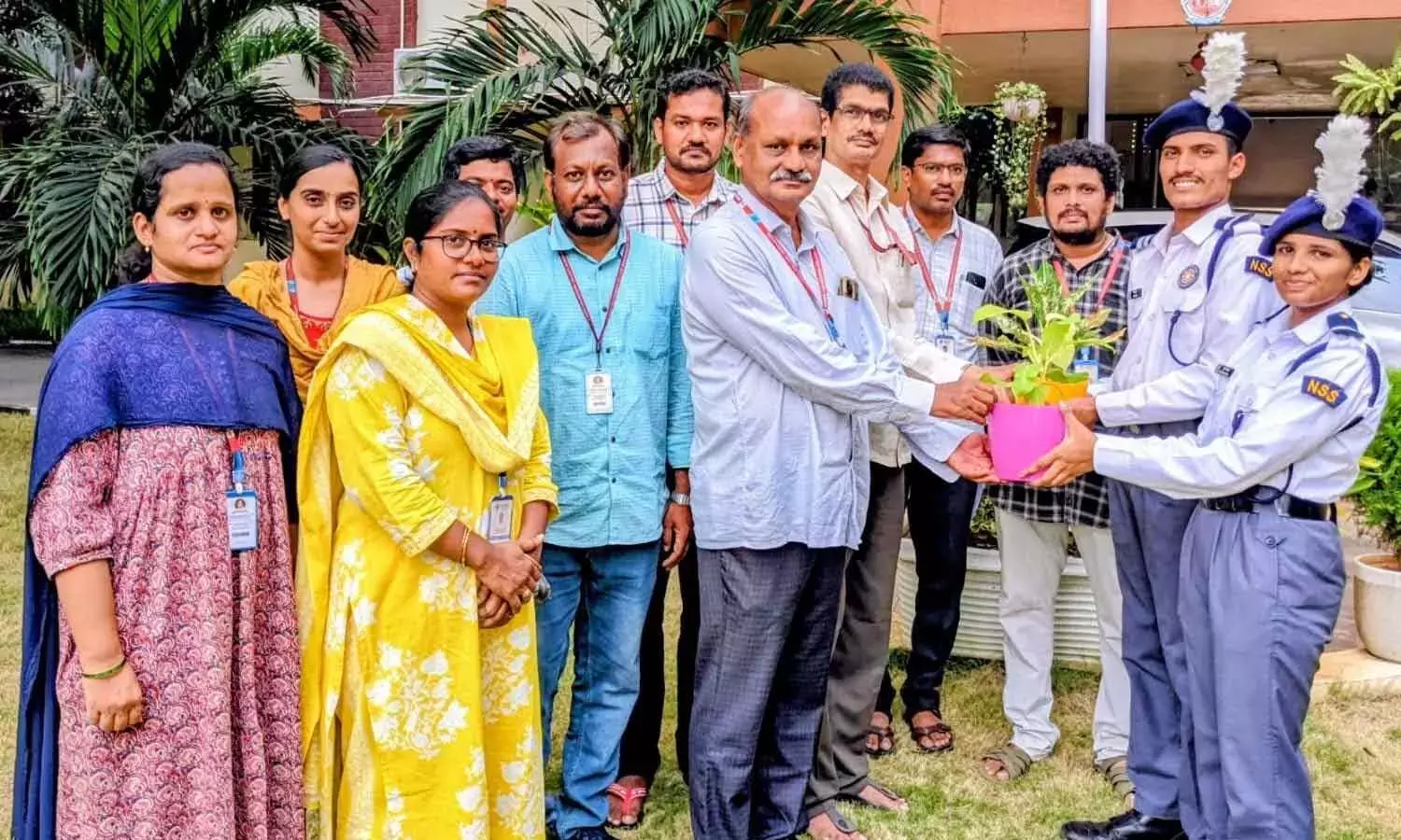 SRKR NSS कैडेटों को प्री आर-डे परेड के लिए चुना गया